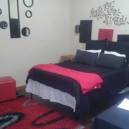 Larona Inn Mafikeng Εξωτερικό φωτογραφία
