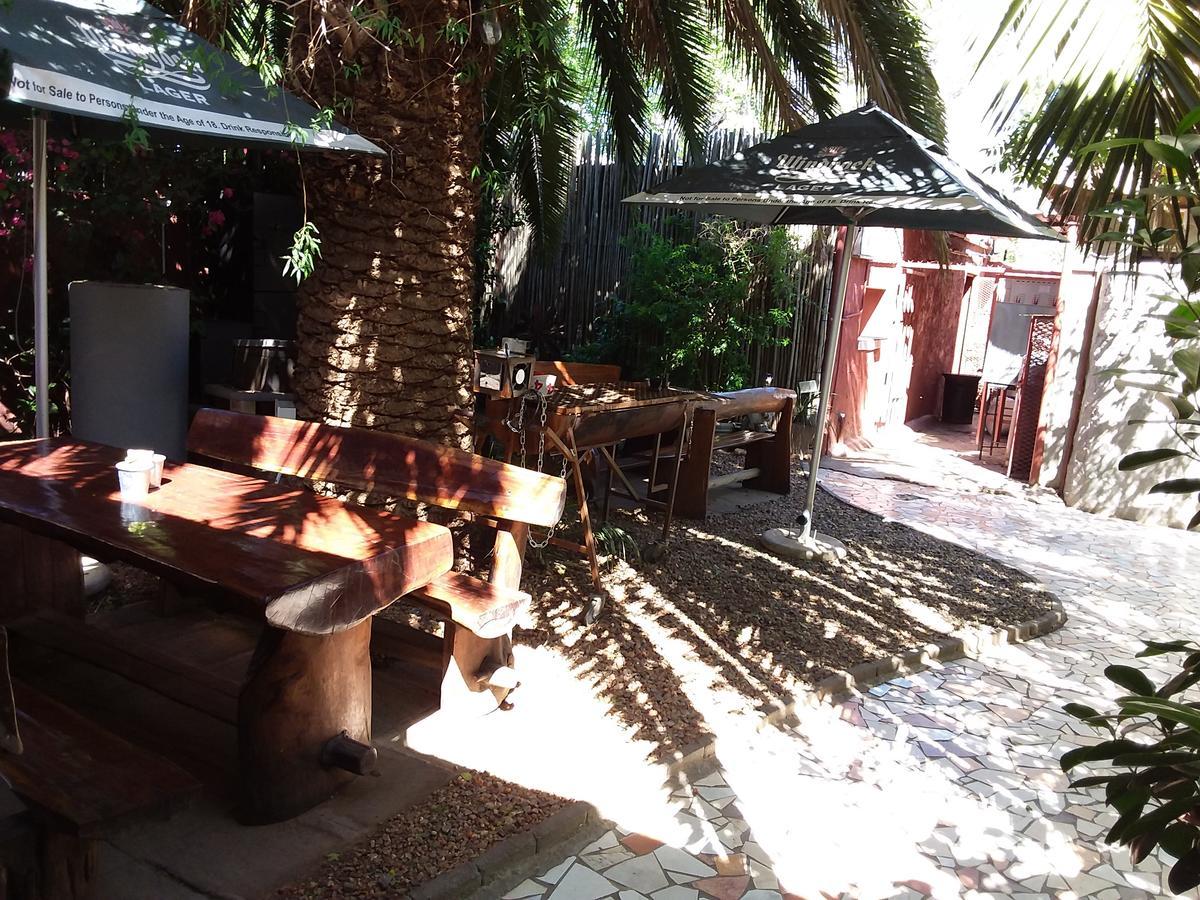 Larona Inn Mafikeng Εξωτερικό φωτογραφία