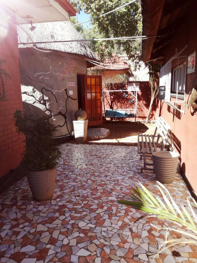 Larona Inn Mafikeng Εξωτερικό φωτογραφία